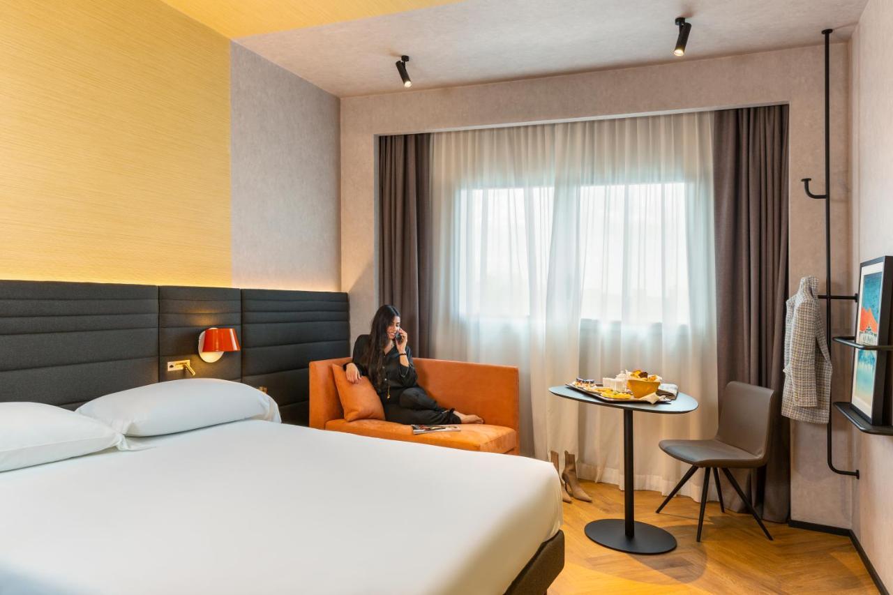 Novotel Caserta Sud Eksteriør bilde