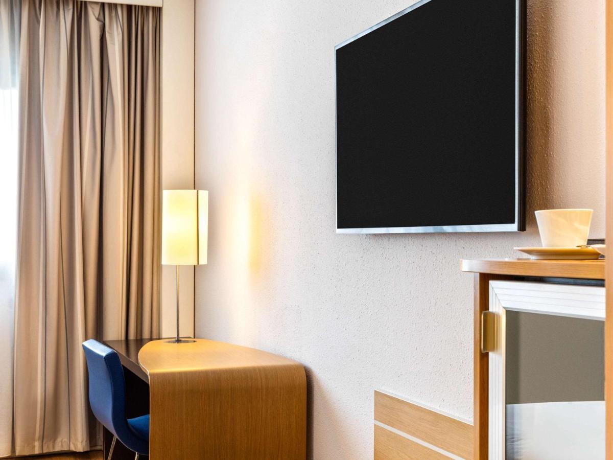 Novotel Caserta Sud Eksteriør bilde