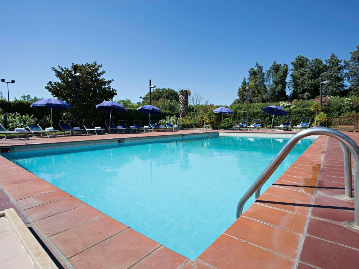 Novotel Caserta Sud Eksteriør bilde