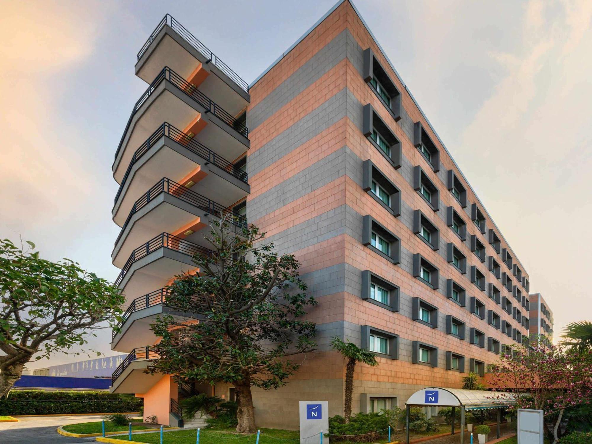 Novotel Caserta Sud Eksteriør bilde